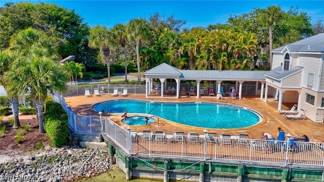 2875 Citrus Lake DR M205, Naples, FL 34109