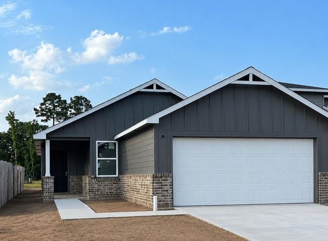18737 Loom Drive, Conroe, TX 77306