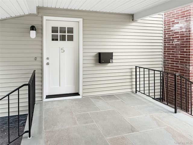 4332 Albany Post Road 5, Hyde Park, NY 12538