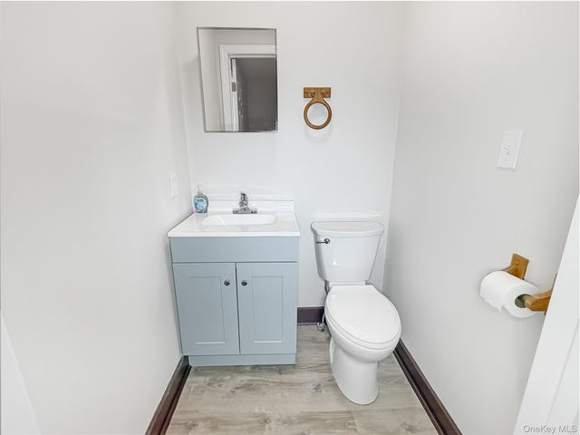 4332 Albany Post Road 5, Hyde Park, NY 12538