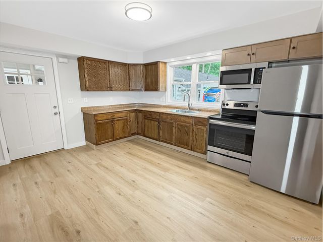 4332 Albany Post Road 5, Hyde Park, NY 12538