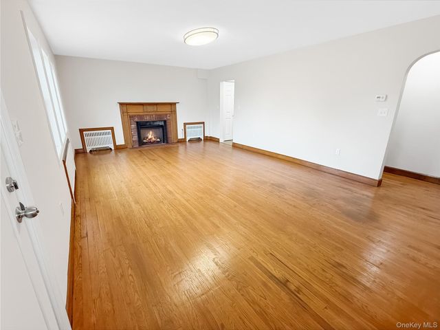 4332 Albany Post Road 5, Hyde Park, NY 12538