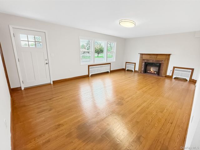 4332 Albany Post Road 5, Hyde Park, NY 12538