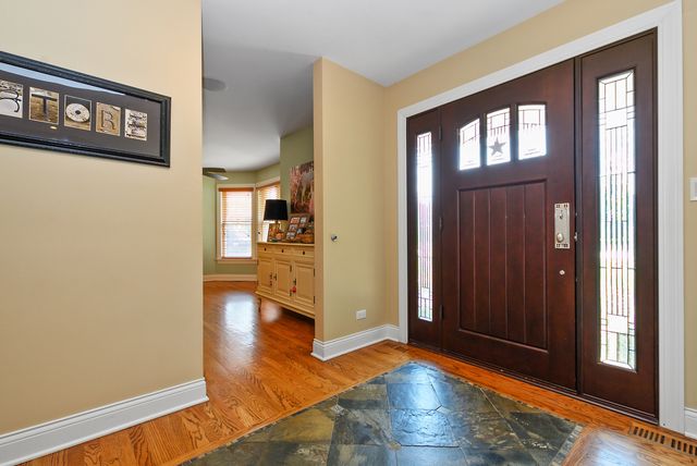 389 W Evergreen Lane, Elmhurst, IL 60126
