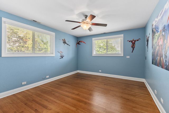 389 W Evergreen Lane, Elmhurst, IL 60126