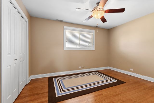 389 W Evergreen Lane, Elmhurst, IL 60126