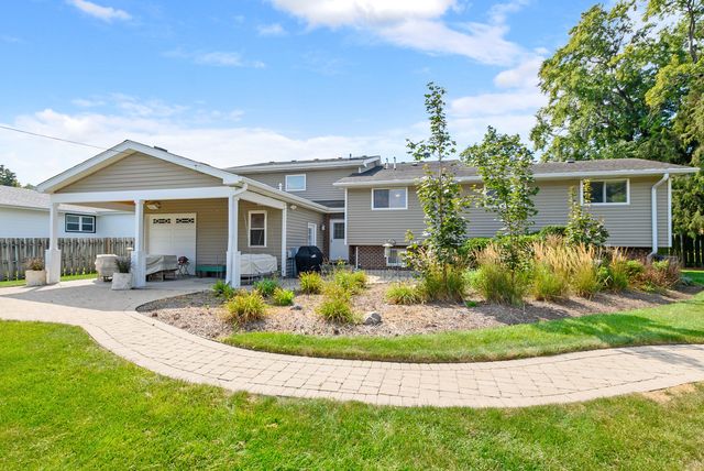 389 W Evergreen Lane, Elmhurst, IL 60126
