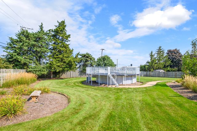 389 W Evergreen Lane, Elmhurst, IL 60126