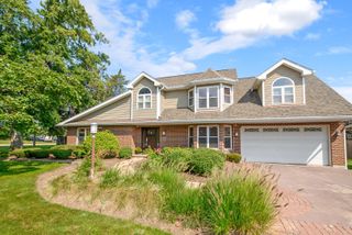 389 W Evergreen Lane, Elmhurst, IL 60126