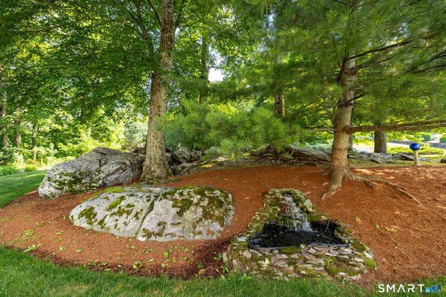 56 Larkspur Lane, Bristol, CT 06010