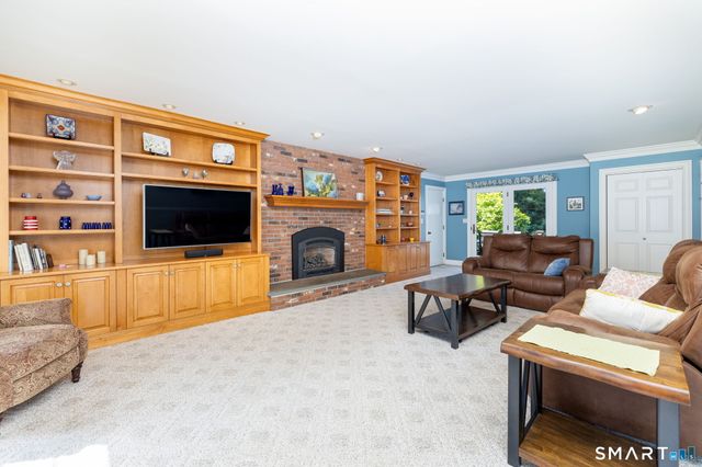 56 Larkspur Lane, Bristol, CT 06010