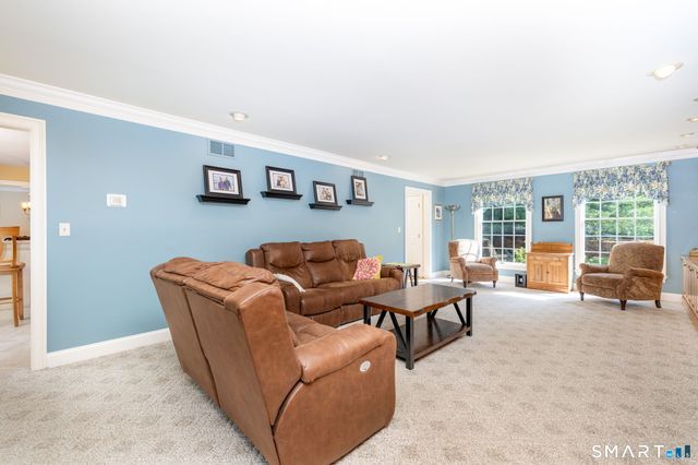 56 Larkspur Lane, Bristol, CT 06010