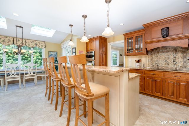 56 Larkspur Lane, Bristol, CT 06010