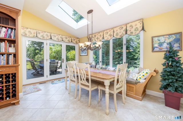 56 Larkspur Lane, Bristol, CT 06010