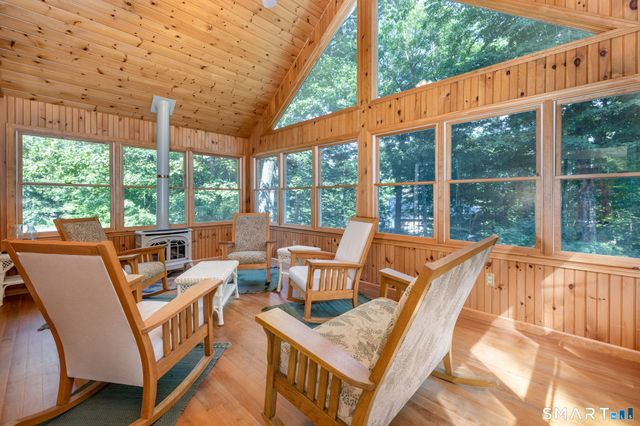 56 Larkspur Lane, Bristol, CT 06010