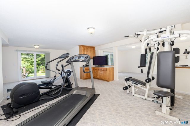 56 Larkspur Lane, Bristol, CT 06010