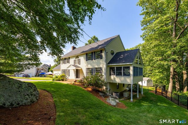 56 Larkspur Lane, Bristol, CT 06010