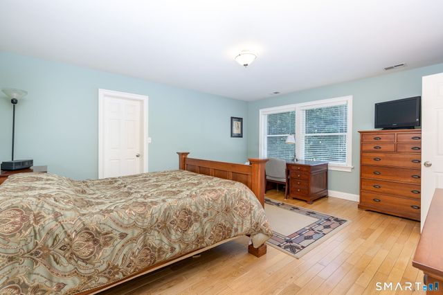 56 Larkspur Lane, Bristol, CT 06010