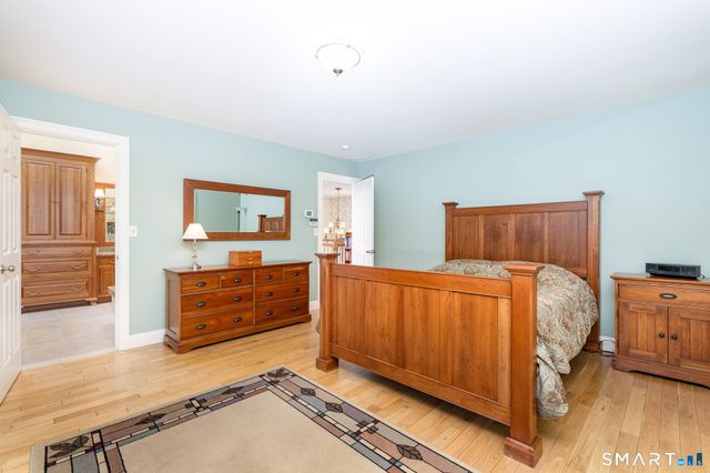 56 Larkspur Lane, Bristol, CT 06010
