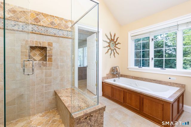56 Larkspur Lane, Bristol, CT 06010