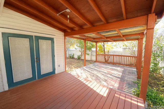 8811 Breezefield, San Antonio, TX 78240