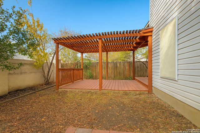 8811 Breezefield, San Antonio, TX 78240