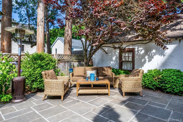 17 Bonnett Avenue, Larchmont, NY 10538