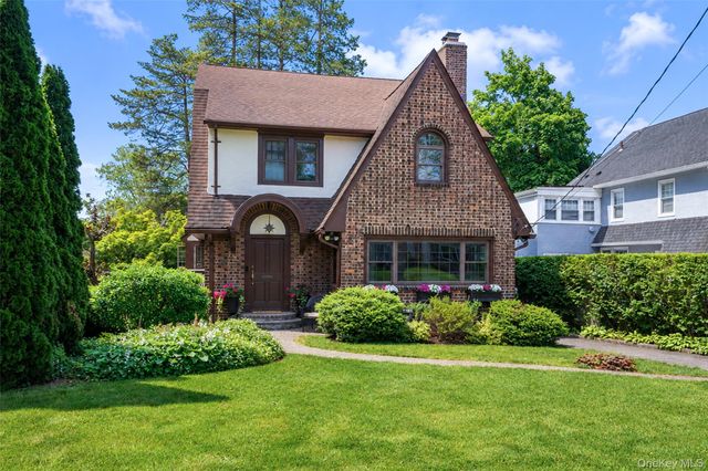 17 Bonnett Avenue, Larchmont, NY 10538