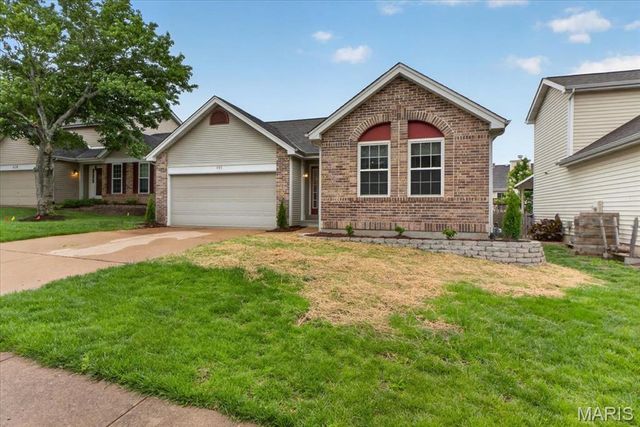 409 Hunters Crossing Court, Wildwood, MO 63040