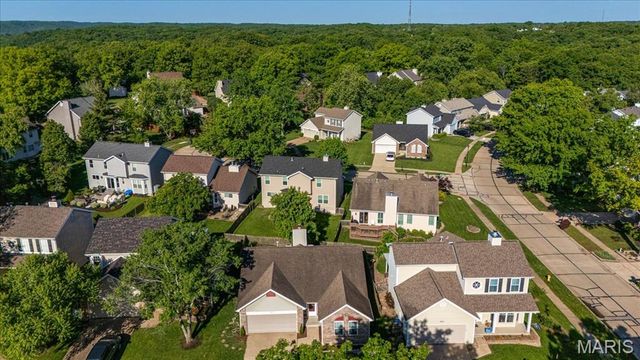 409 Hunters Crossing Court, Wildwood, MO 63040