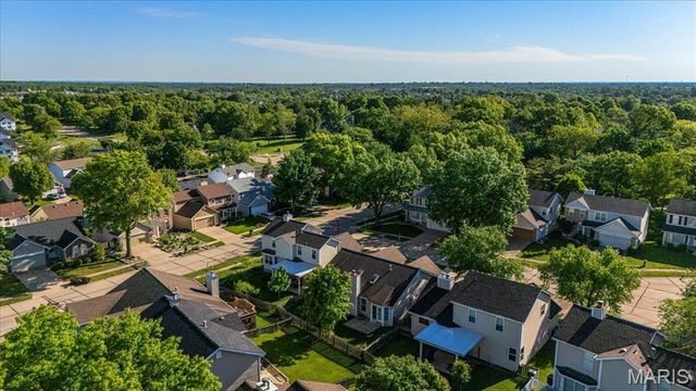 409 Hunters Crossing Court, Wildwood, MO 63040