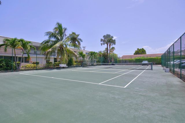 3010 NE 16th Avenue 502, Oakland Park, FL 33334