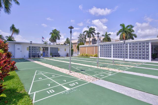 3010 NE 16th Avenue 502, Oakland Park, FL 33334