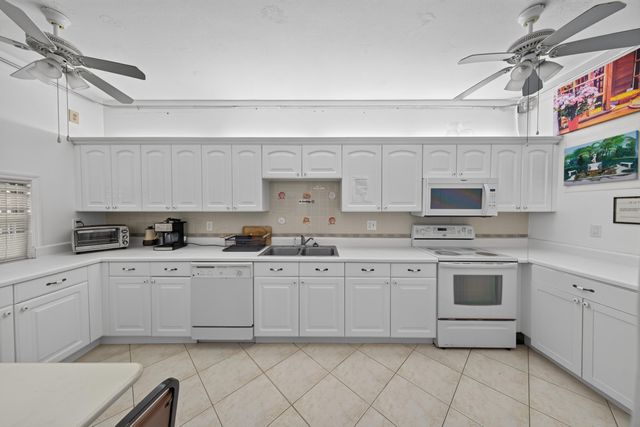 3010 NE 16th Avenue 502, Oakland Park, FL 33334