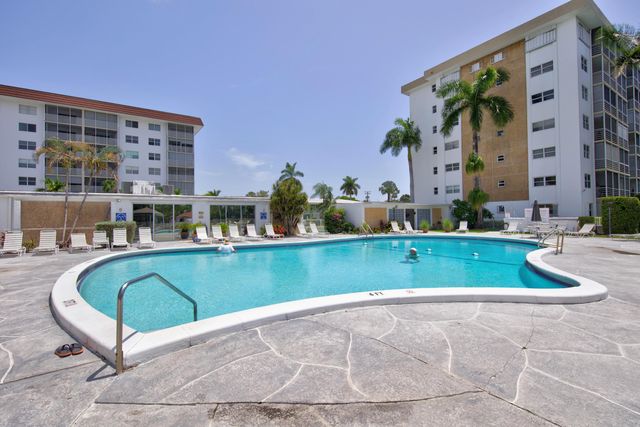3010 NE 16th Avenue 502, Oakland Park, FL 33334