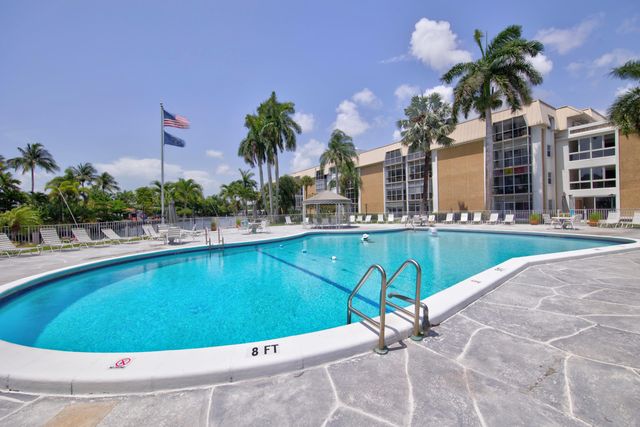 3010 NE 16th Avenue 502, Oakland Park, FL 33334