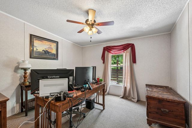 541 Hidden Oaks DR, Elgin, TX 78621