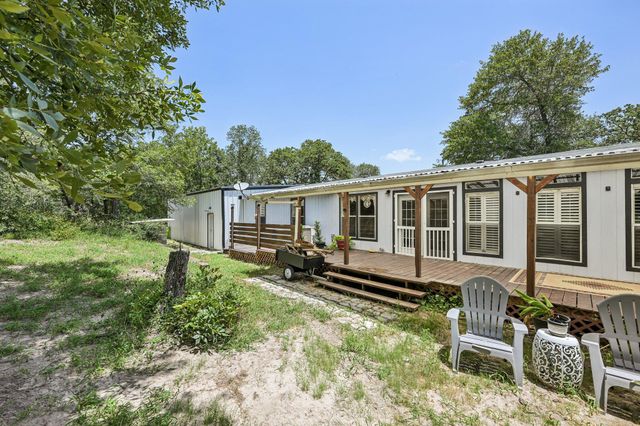 541 Hidden Oaks DR, Elgin, TX 78621