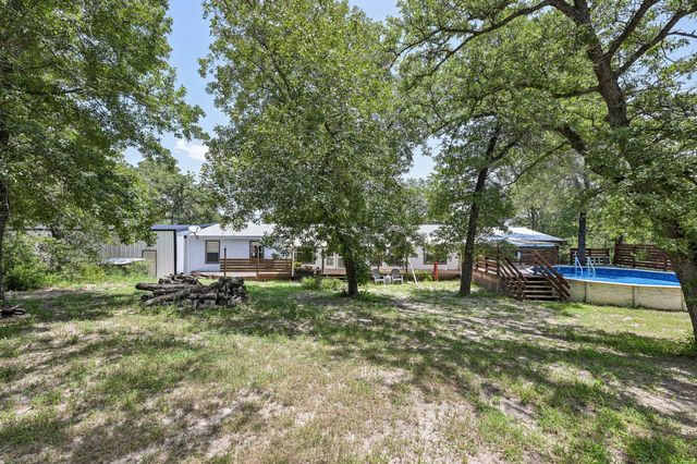 541 Hidden Oaks DR, Elgin, TX 78621