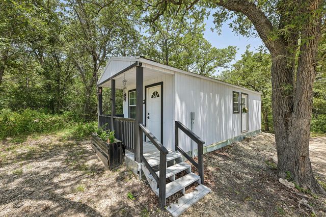 541 Hidden Oaks DR, Elgin, TX 78621