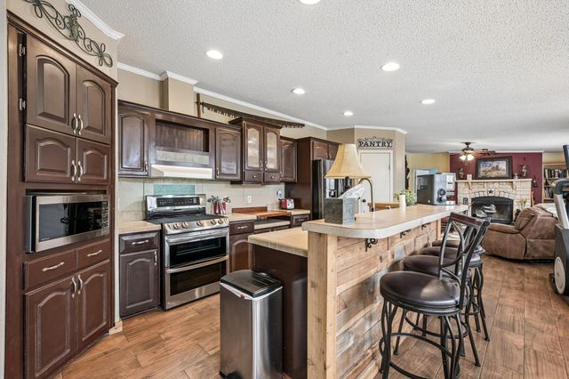 541 Hidden Oaks DR, Elgin, TX 78621