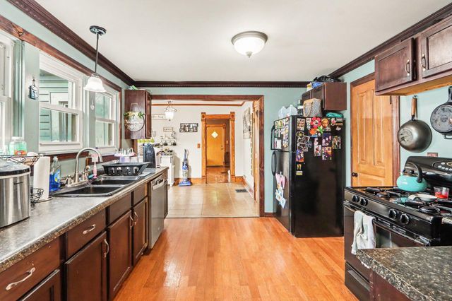 506 N Kalamazoo Street, Paw Paw, MI 49079
