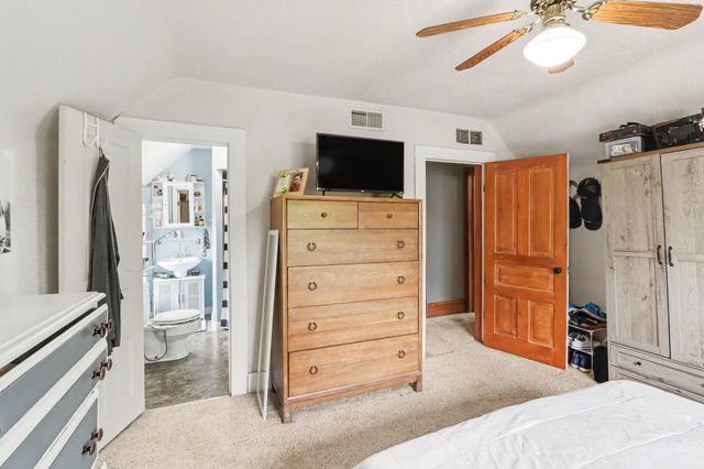506 N Kalamazoo Street, Paw Paw, MI 49079
