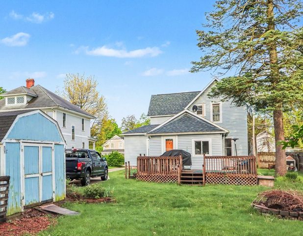 506 N Kalamazoo Street, Paw Paw, MI 49079