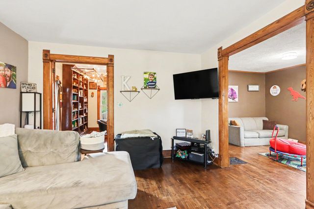506 N Kalamazoo Street, Paw Paw, MI 49079