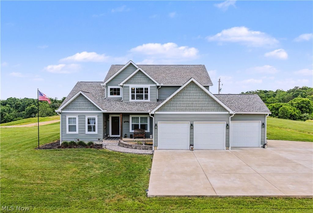 5667 N Torch Road, Coolville, OH 45723