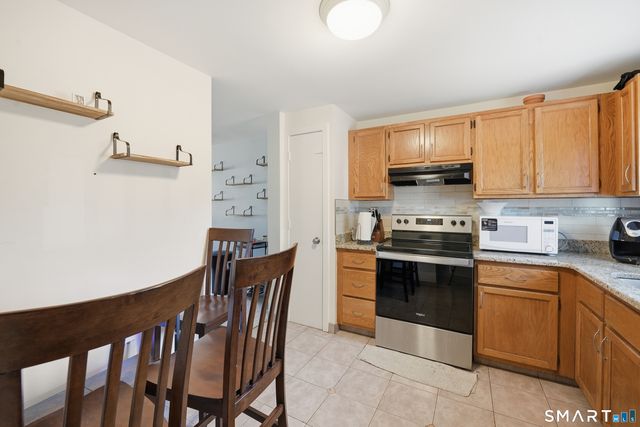 19 Chelsea Lane 19, East Granby, CT 06026