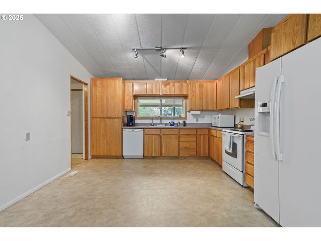 54312 HIGHWAY 86, Halfway, OR 97834