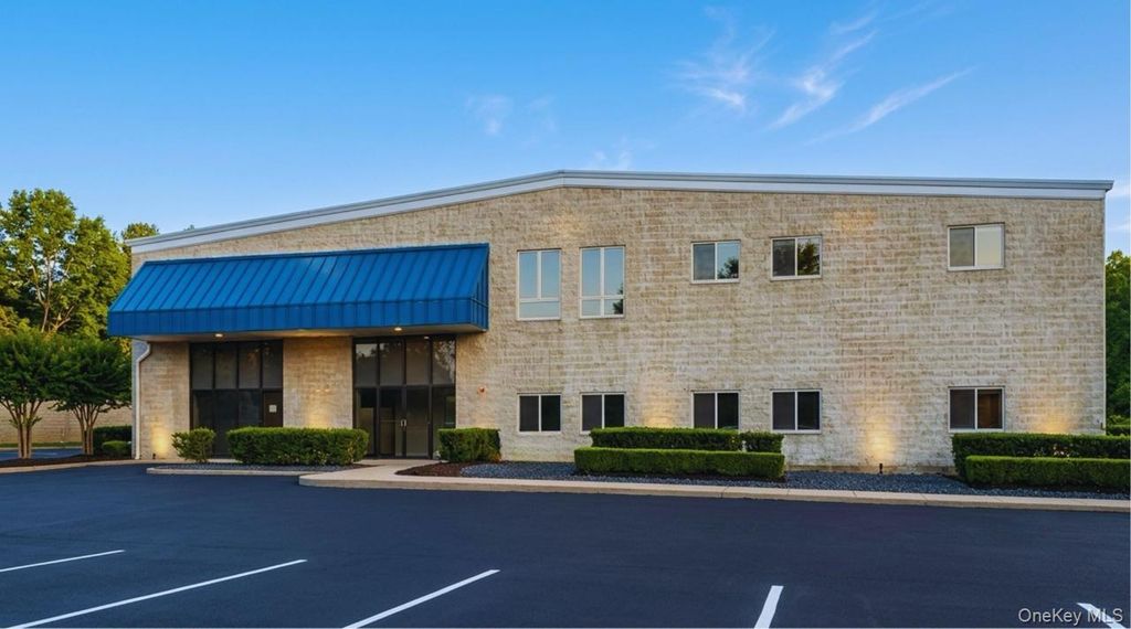 230 Route 17 Upstairs, Hillburn, NY 10931 — exterior