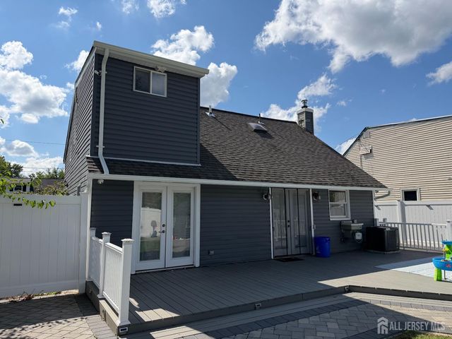 215 Johnson Avenue, Piscataway, NJ 08854